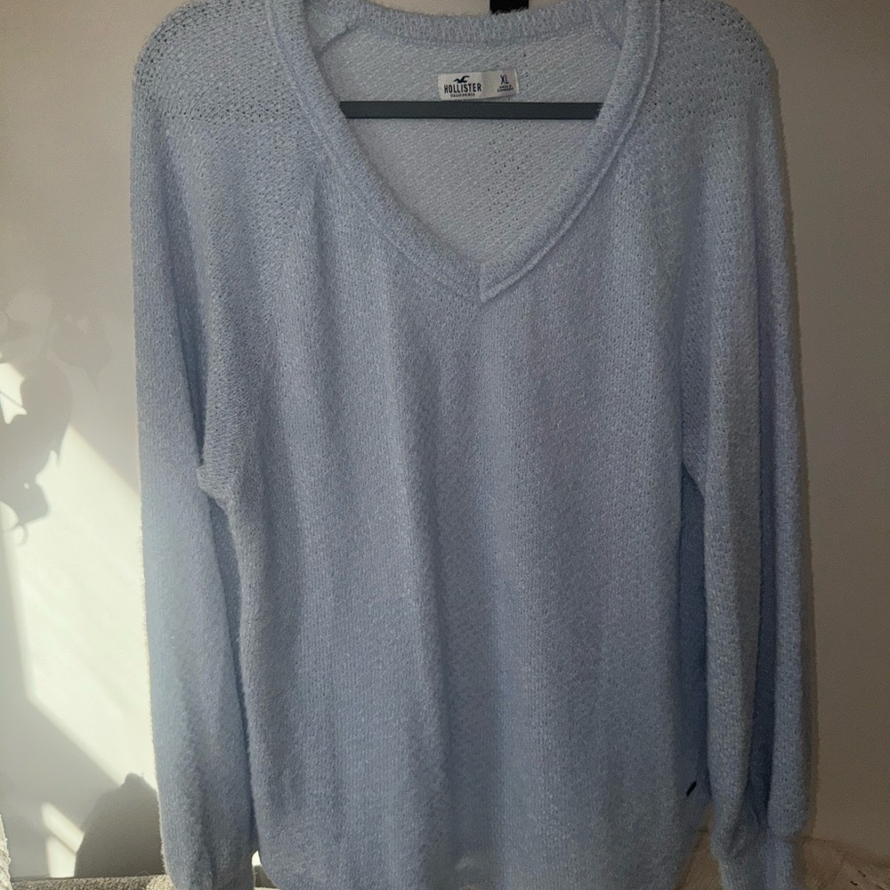 Hollister Women’s Light Blue Sweater